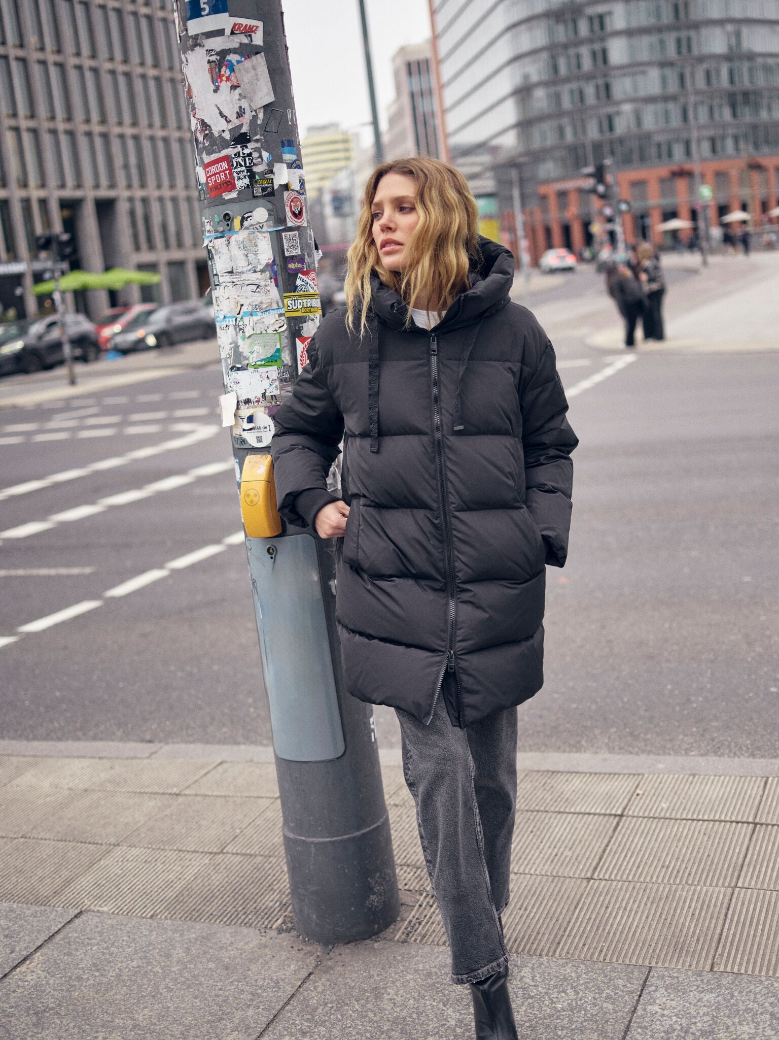 Modelshot / Black / Detail