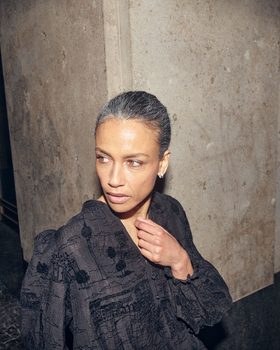 Modelshot / Black / Detail