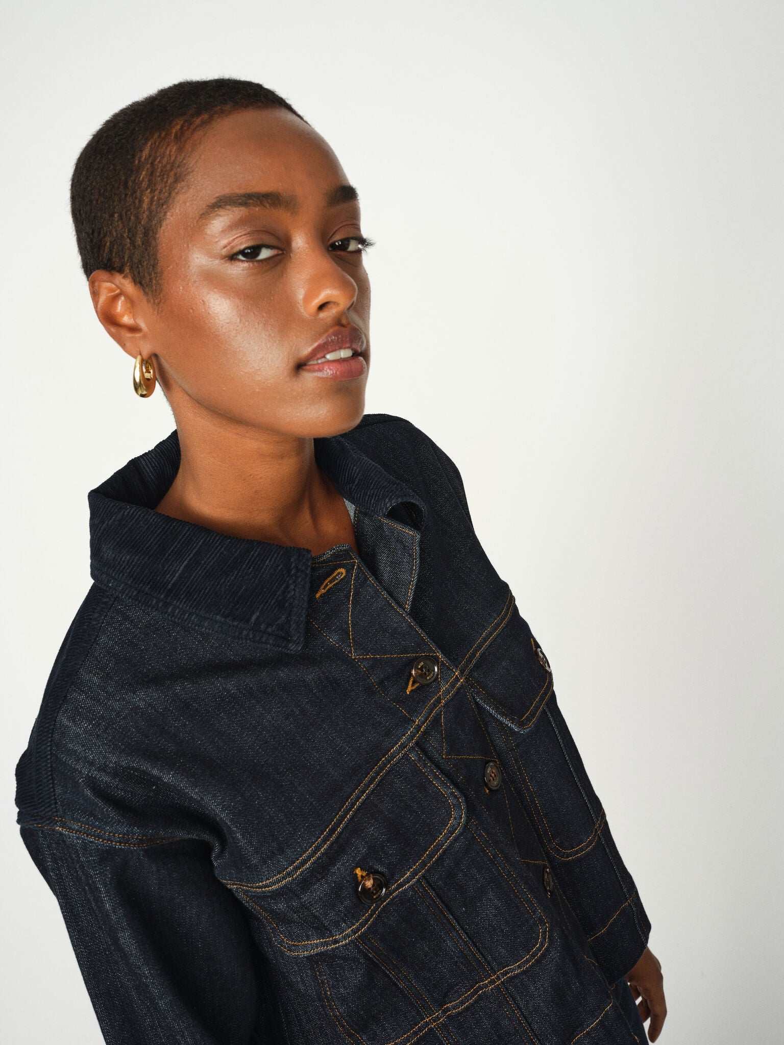 Modelshot / Dark Blue / Detail