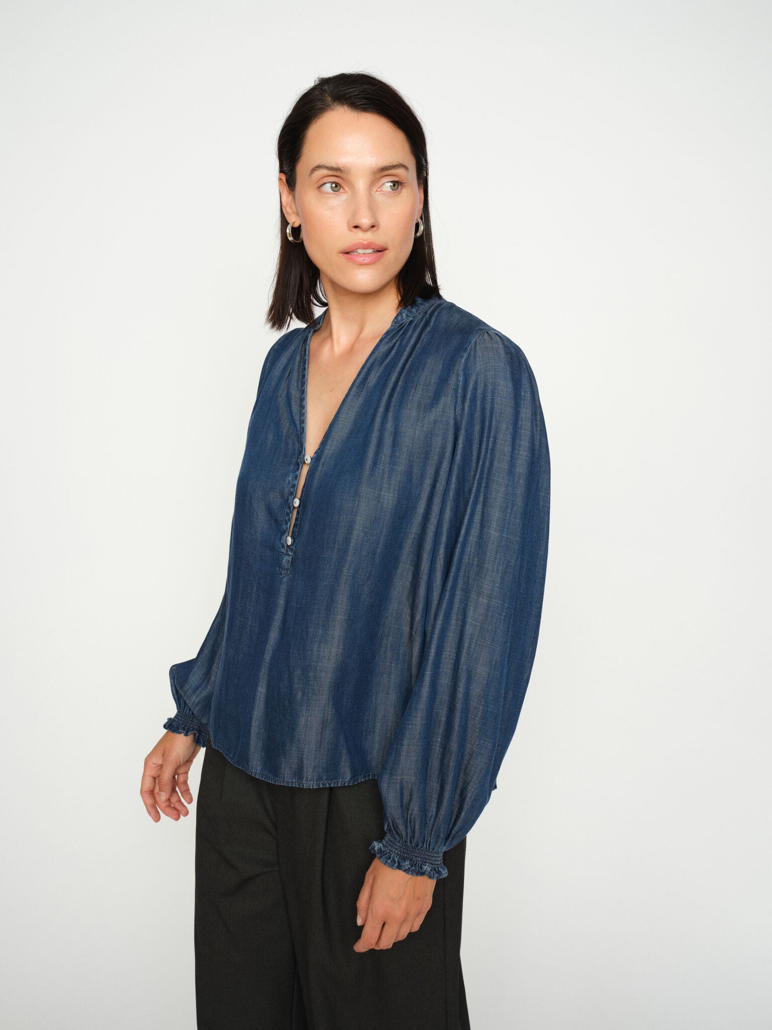 Modelshot / Salute Navy / Detail