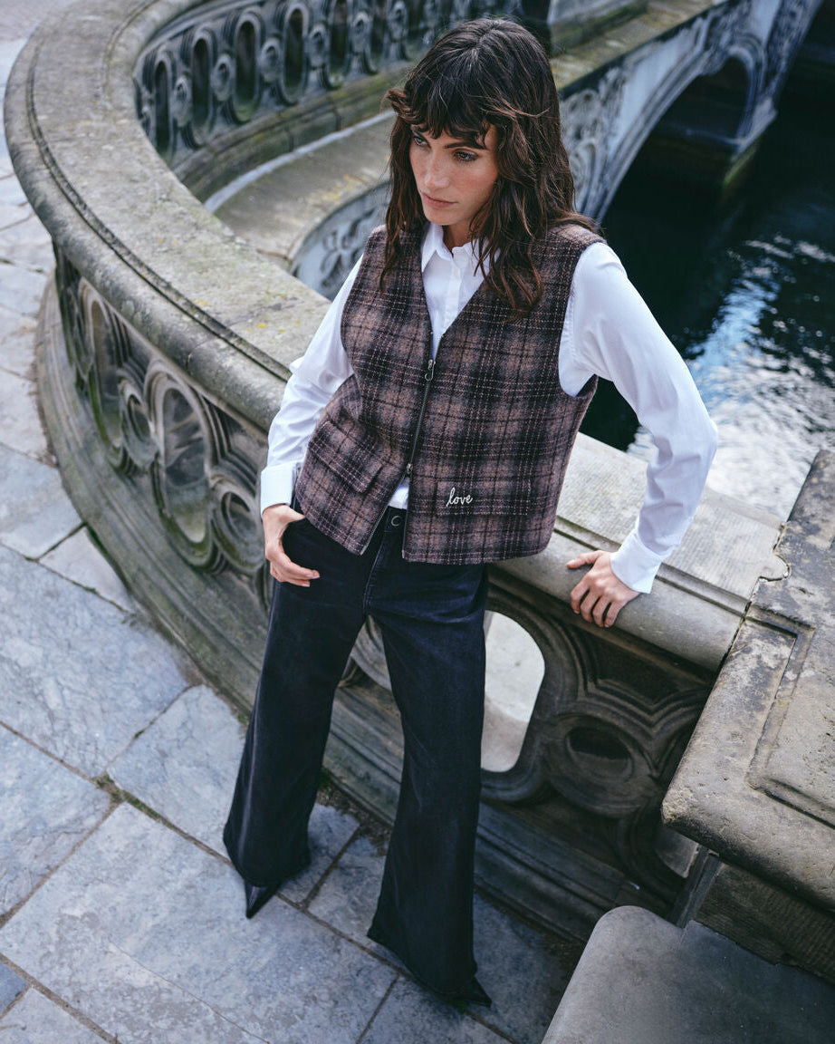 Modelshot / Bracken / Detail