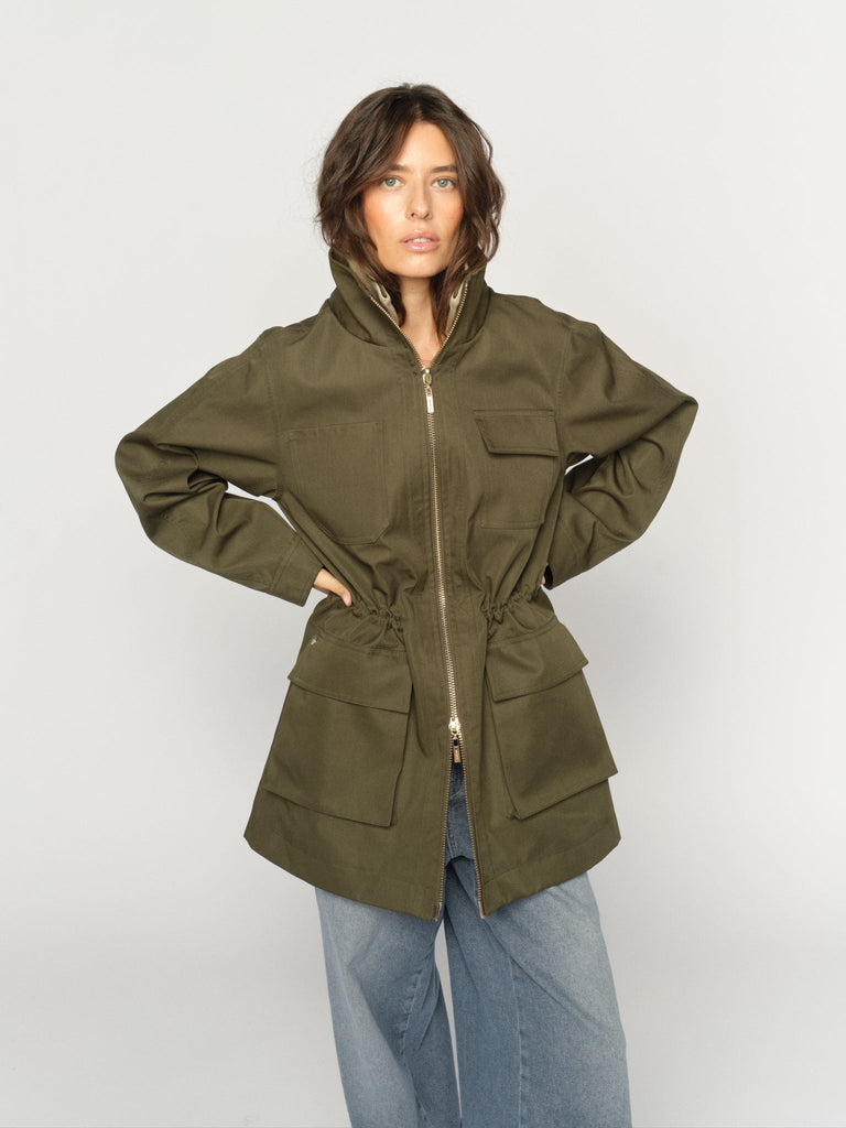 Modelshot / Olive Night / Detail