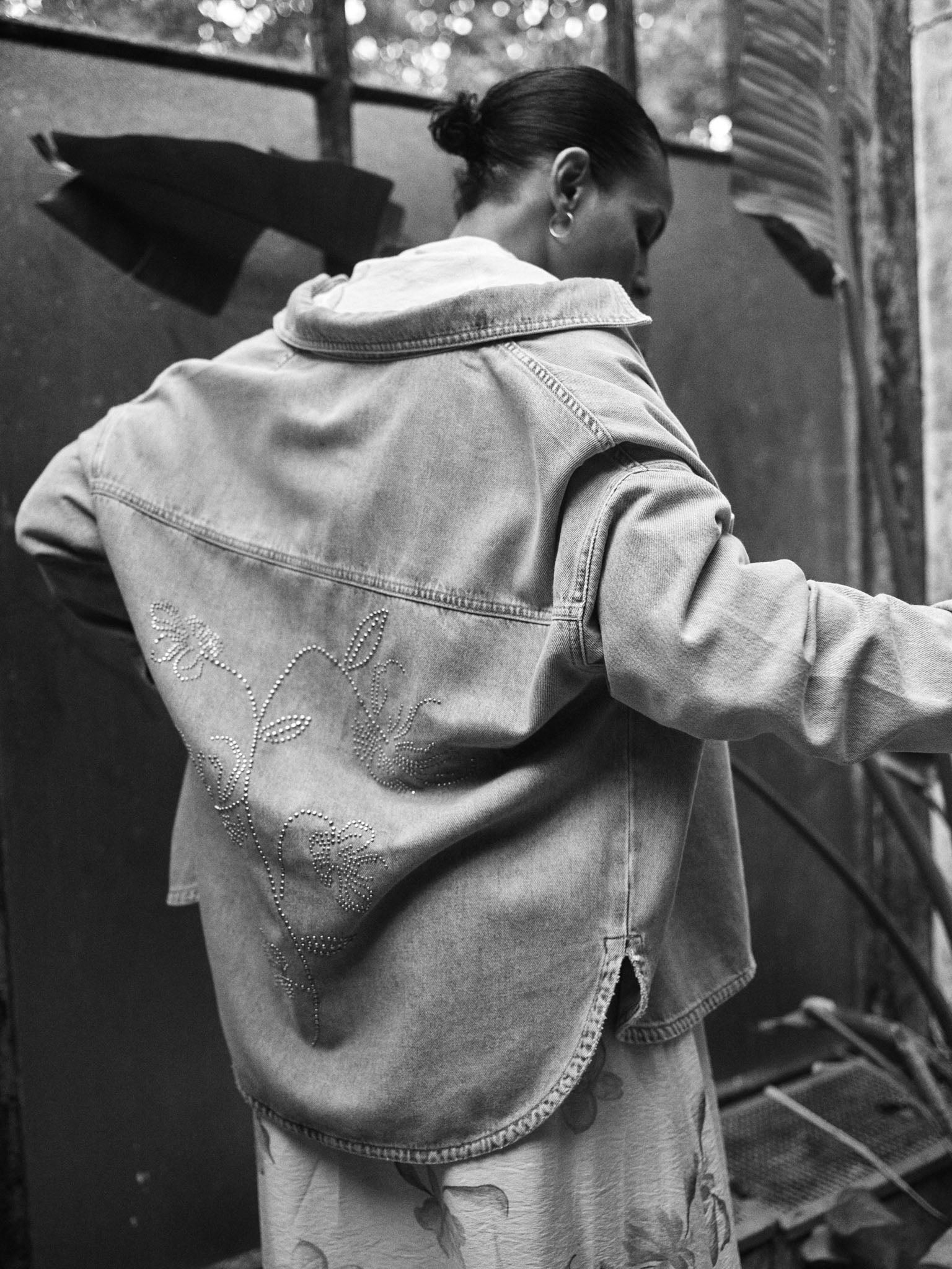 Modelshot / Light Blue / Detail