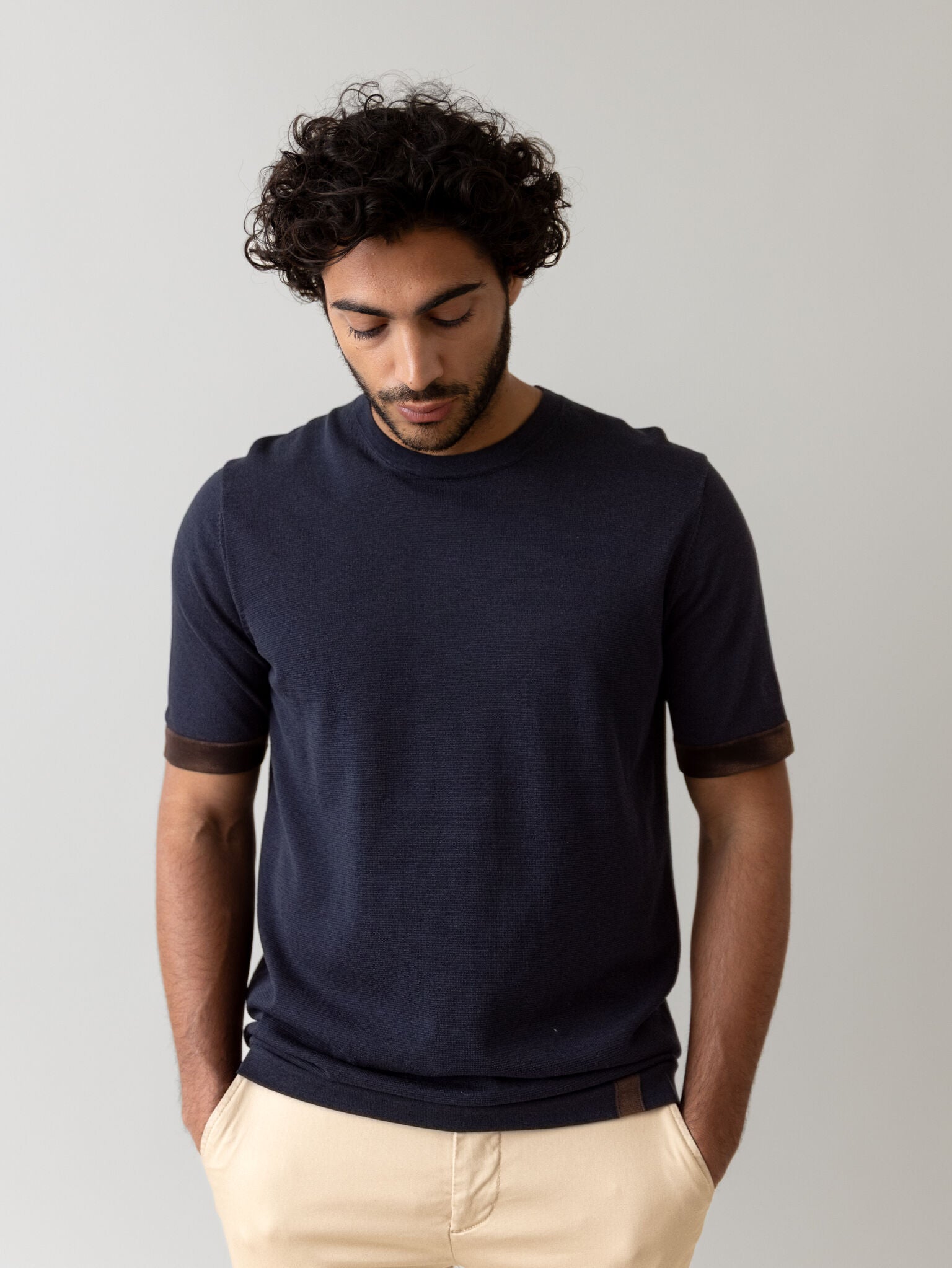 Modelshot / Navy / Detail