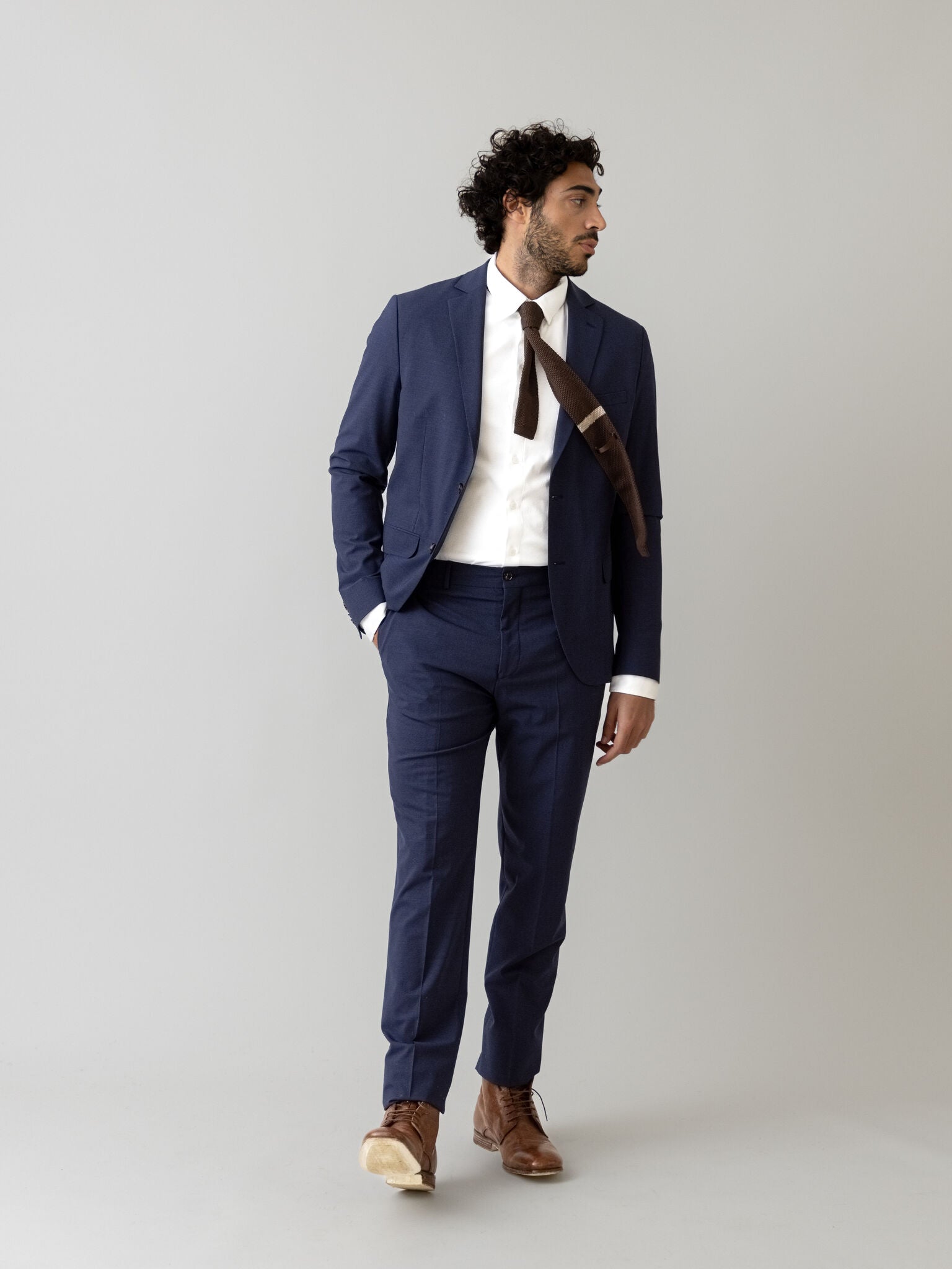 Modelshot / Navy / Detail