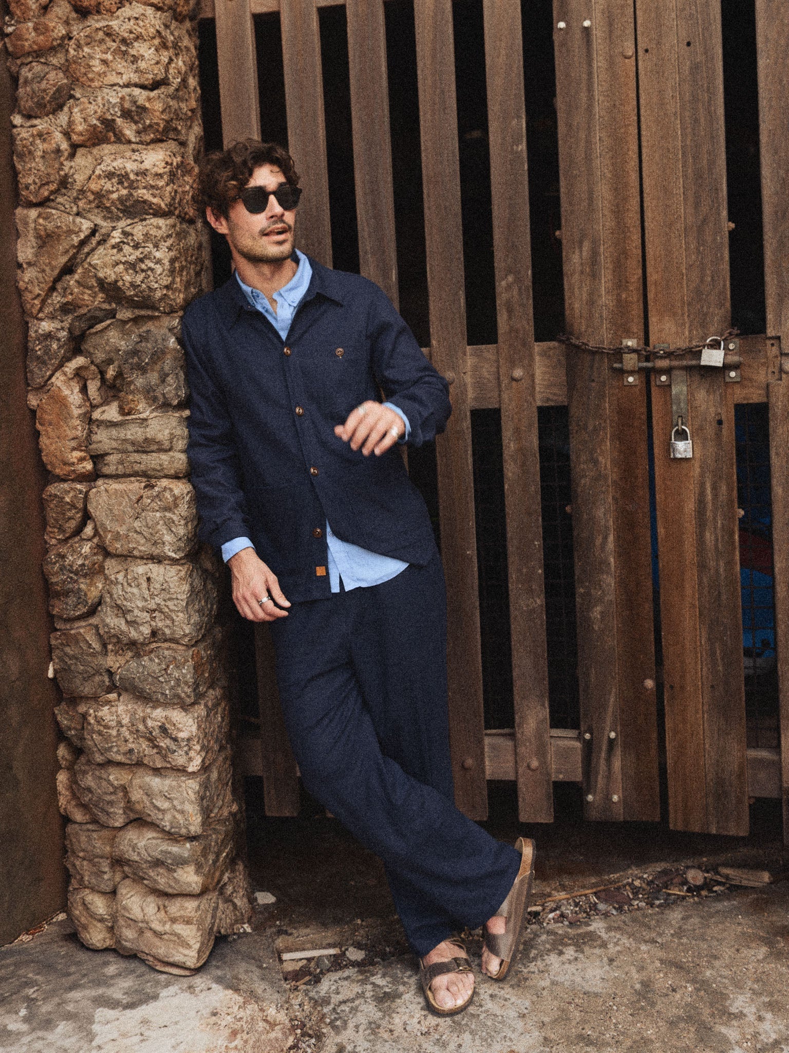 Modelshot / Navy / Detail