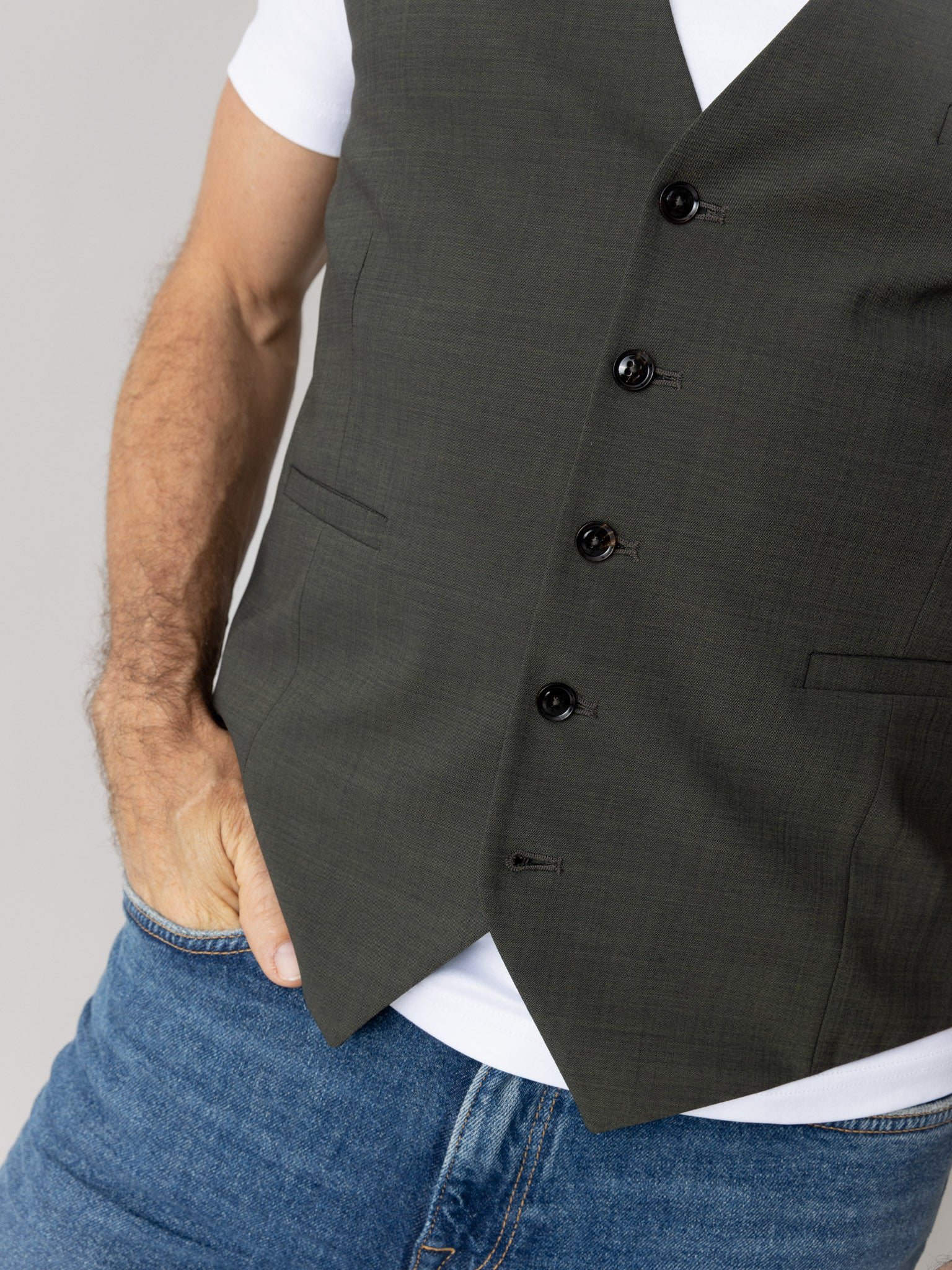 Modelshot / Dark Green / Detail