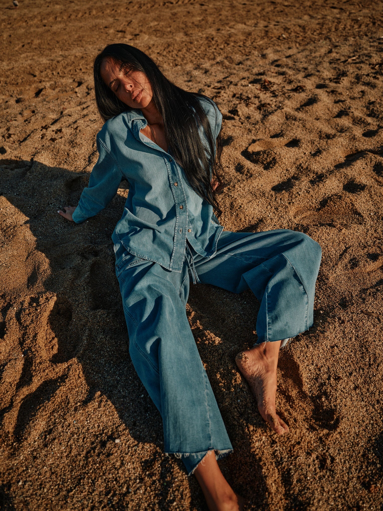 Modelshot / Light Blue / Detail