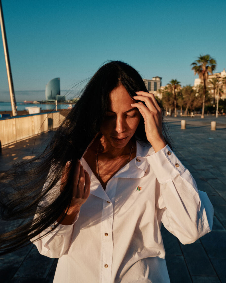 Modelshot / White / Detail