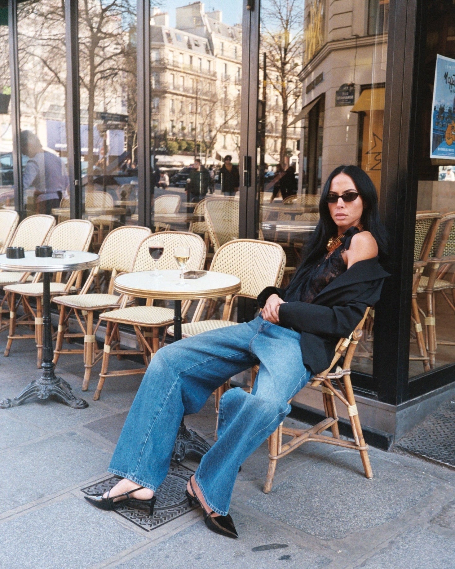 Modelshot / Mid Blue / Detail