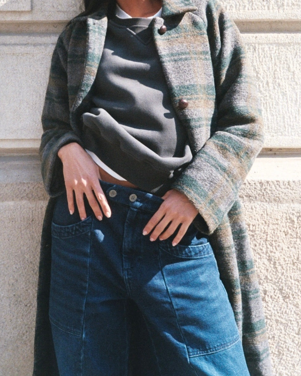 Modelshot / Mid Blue / Detail