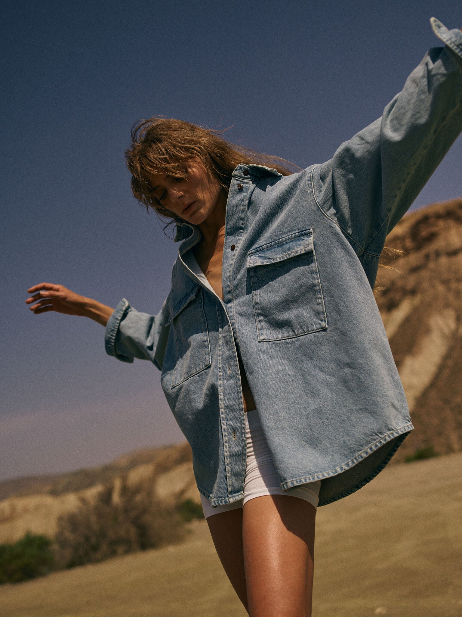 Modelshot / Light Blue Denim / Detail